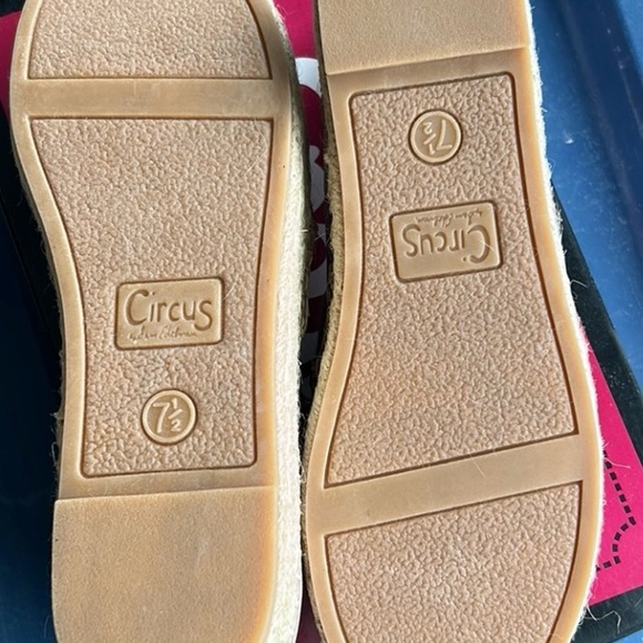 Circus Women's Slip-On Espadrilles - Picture 6 of 7